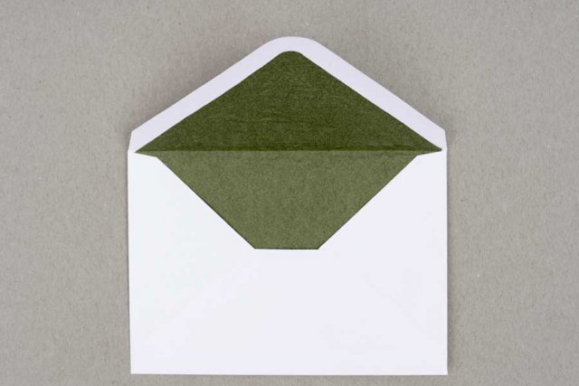 Briefumschläge DIN C6, Weiß mit Innenfutter in Grün