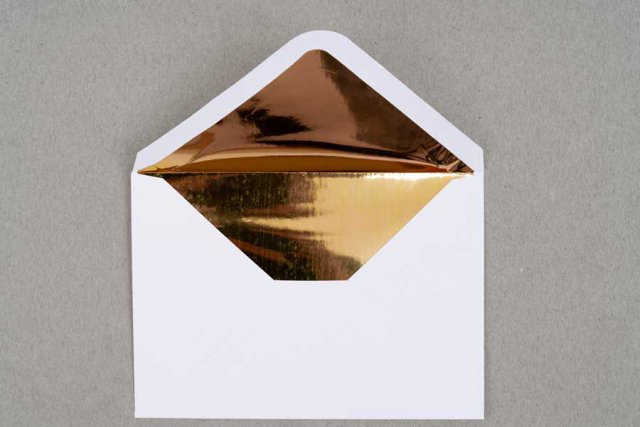 Briefumschläge DIN C6, Weiß mit Innenfutter in Gold